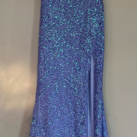 NWT La Femme Periwinkle 28640 Formal Dress Size 4 - Picture 6 of 8